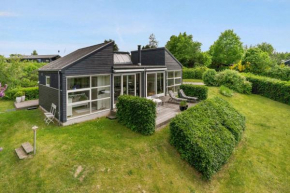 Holiday Home With Privat Garden Near The Beach in Allingåbro